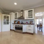 Pool - Sauna - Cinema - Hot Tub - Sleeps 10 - Pets Villa